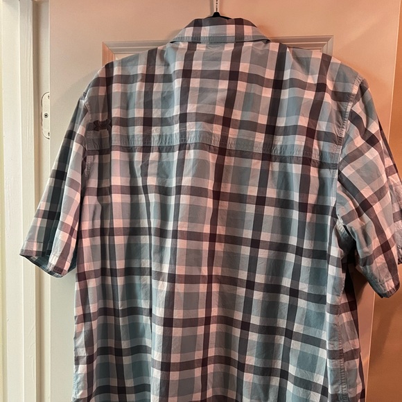 2XL Under Armour casual button down shirt - Picture 2 of 3